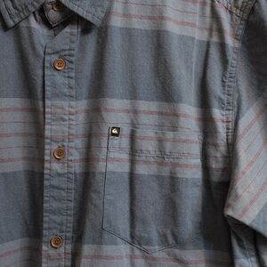 Quiksilver modern fit button up EUC size L